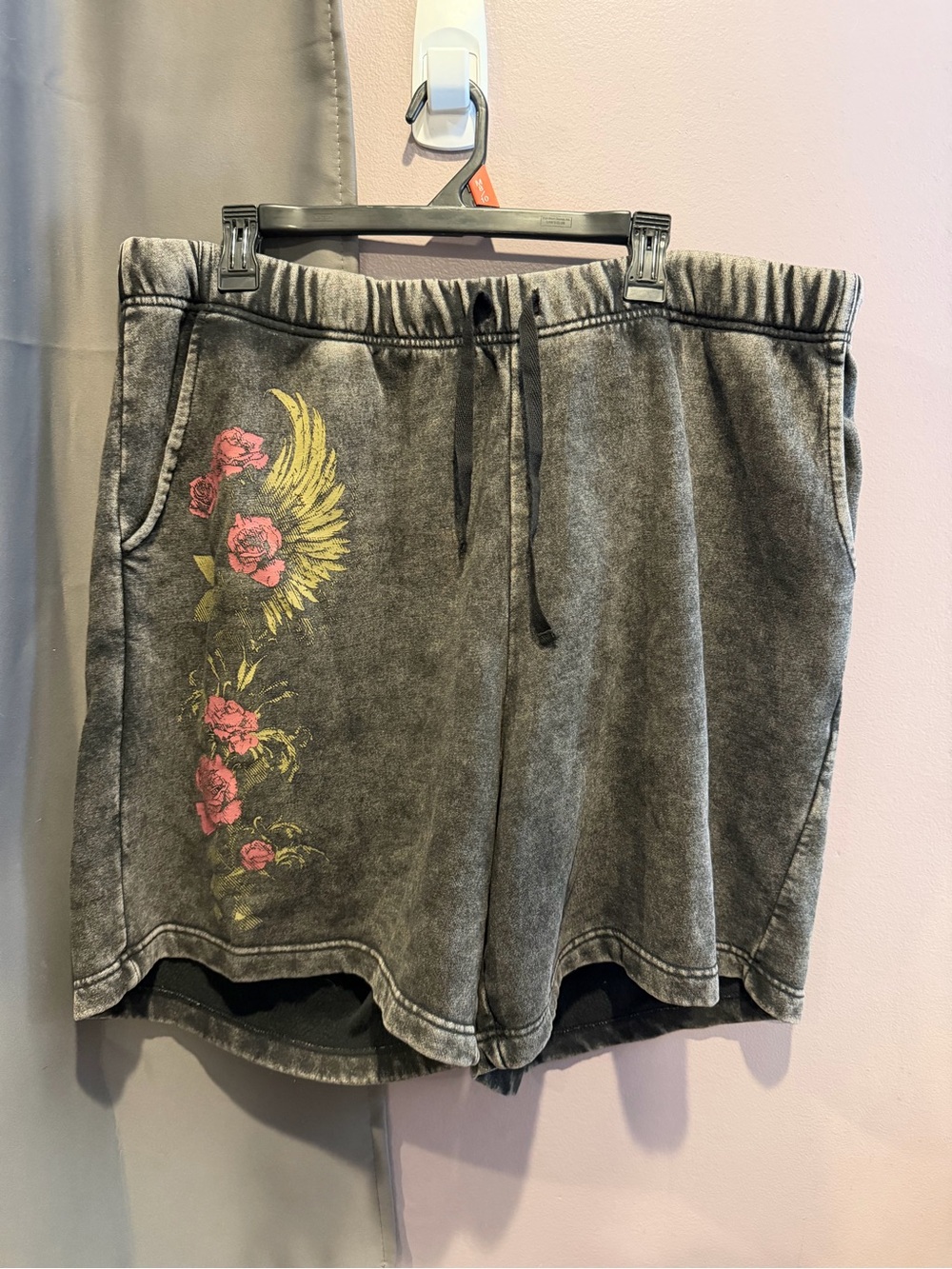 Hot topic Grey Washed Floral Wing Lounge Shorts